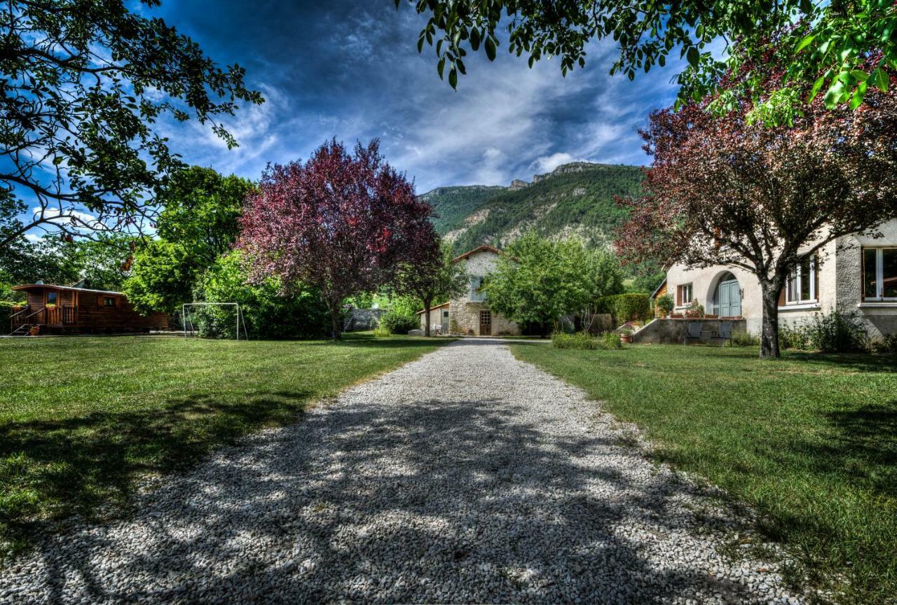 Villa La Roulotte Châtillon-en-Diois Exterior foto